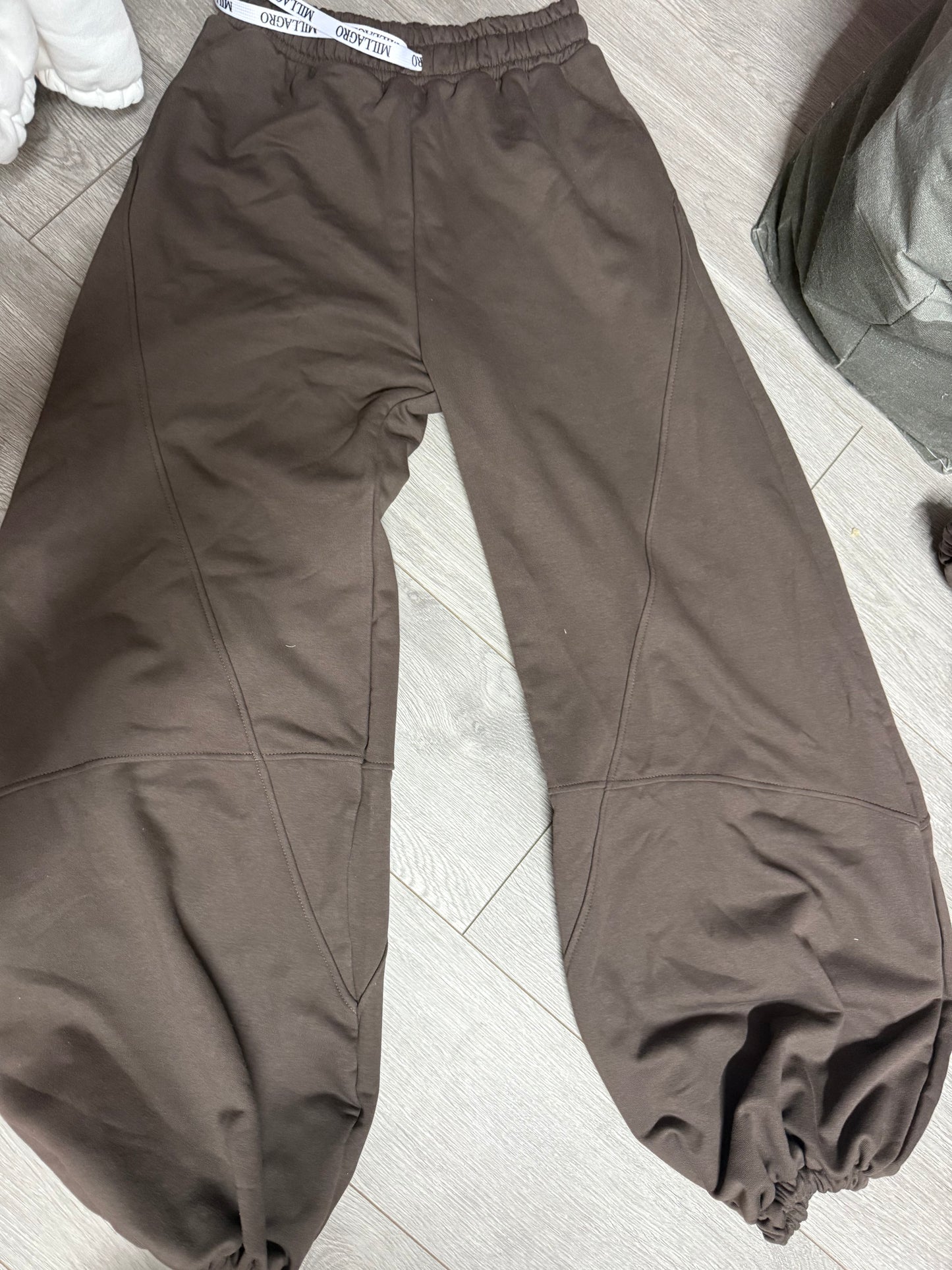 Koszulka Millagro £24 x2 ,Spodnie Millagro 35 x2