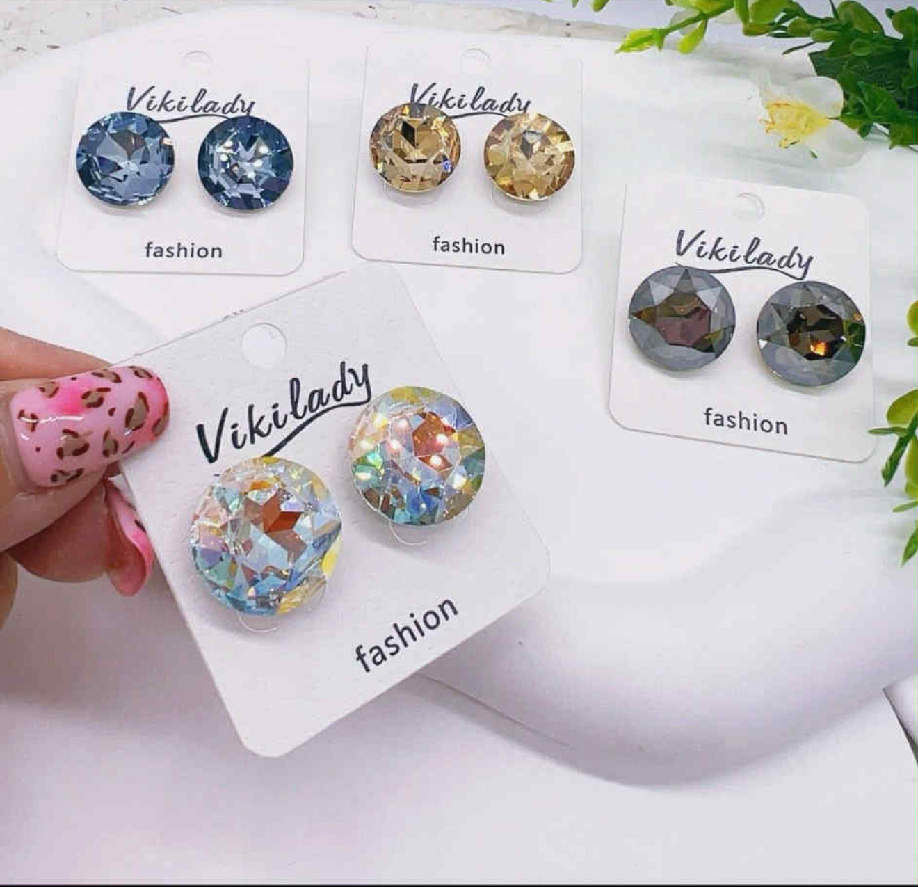 leginsy koronka £15 + top m/l £12 + bluza la perla czekolada korona £36 + komplet la perla leginsy bluza £50 + leginsy czekolada M £15 + legisny czarne M £15 + legisny milagro granat £25 + bluza la perla czarna £22 + kolczyki wkretki £7 + kolczyki duze