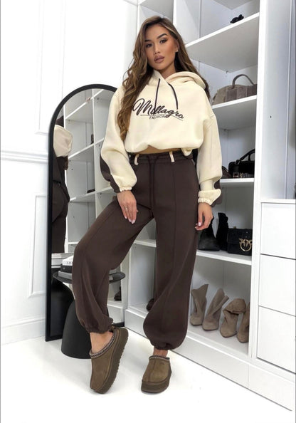 Bluza Millagro £36 ,narciary Miallagro czekolada £25 , dres Millagro £48 ,bluza Limknka la Perla £25 , teddy La Perla £28