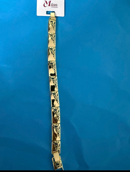 Branzoletka £10 ,bluza Millagro £35 ,kurtka czarna S ,top prążek £12