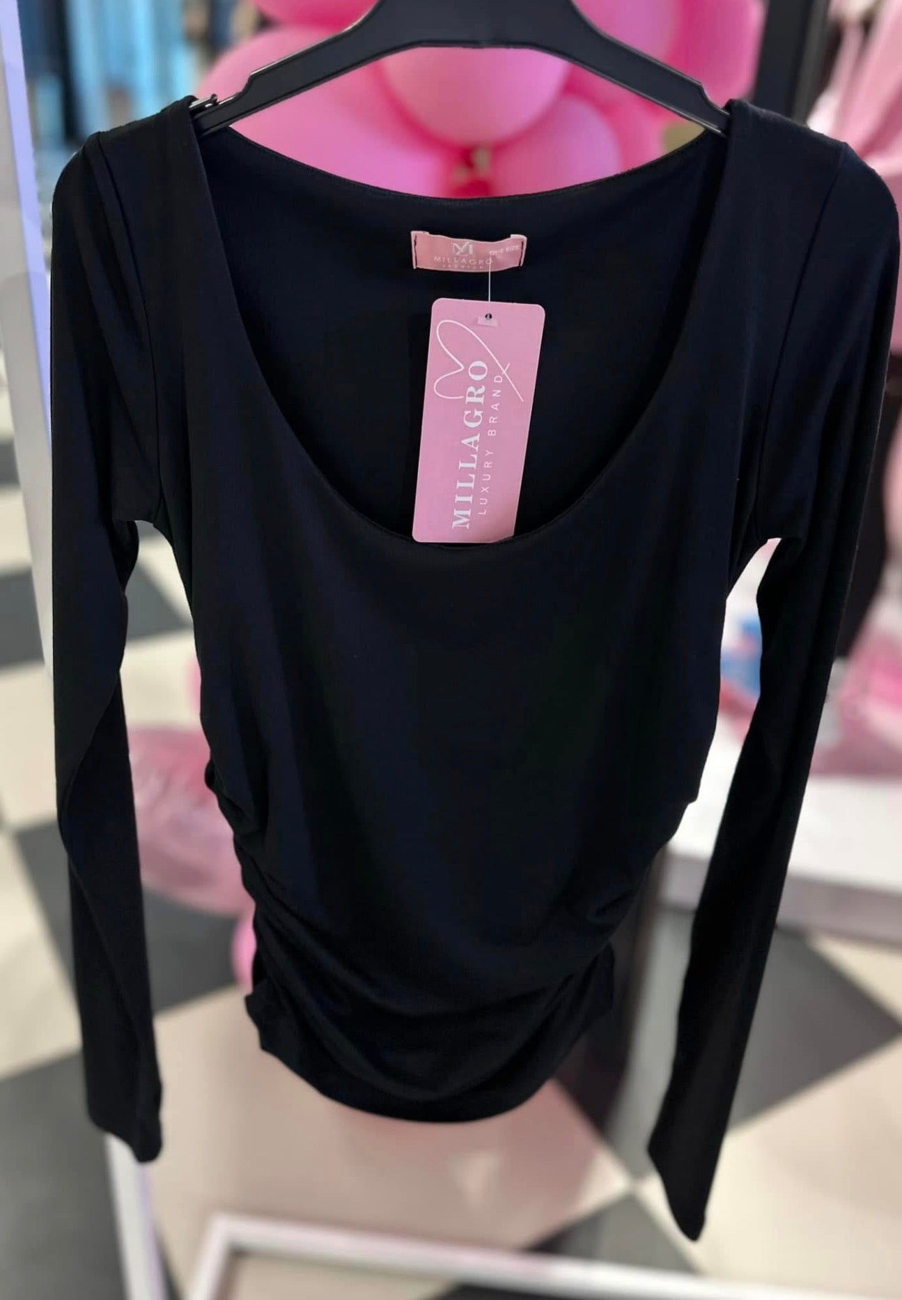 oki czyli mam bluzka rozowa Millagro £24, top  Millagro cukierk i morela £18 razem £36 ,bluzka zolta ,niebieska .czarna Millagro £24 x3 razem £72 ,spodnie Millagro morskie £35, spodnica zebra Millagro /ròź/pantera fiolet £29x 2 razem £58