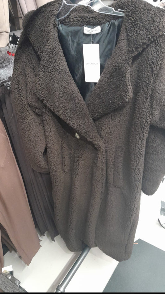 Bluza La Perla £22 , bluzka Millagro £25 ,teddy czekolad £53,bluzka BY Me  £25 Ballony czekolada M £25 , spodnie La Perla £30