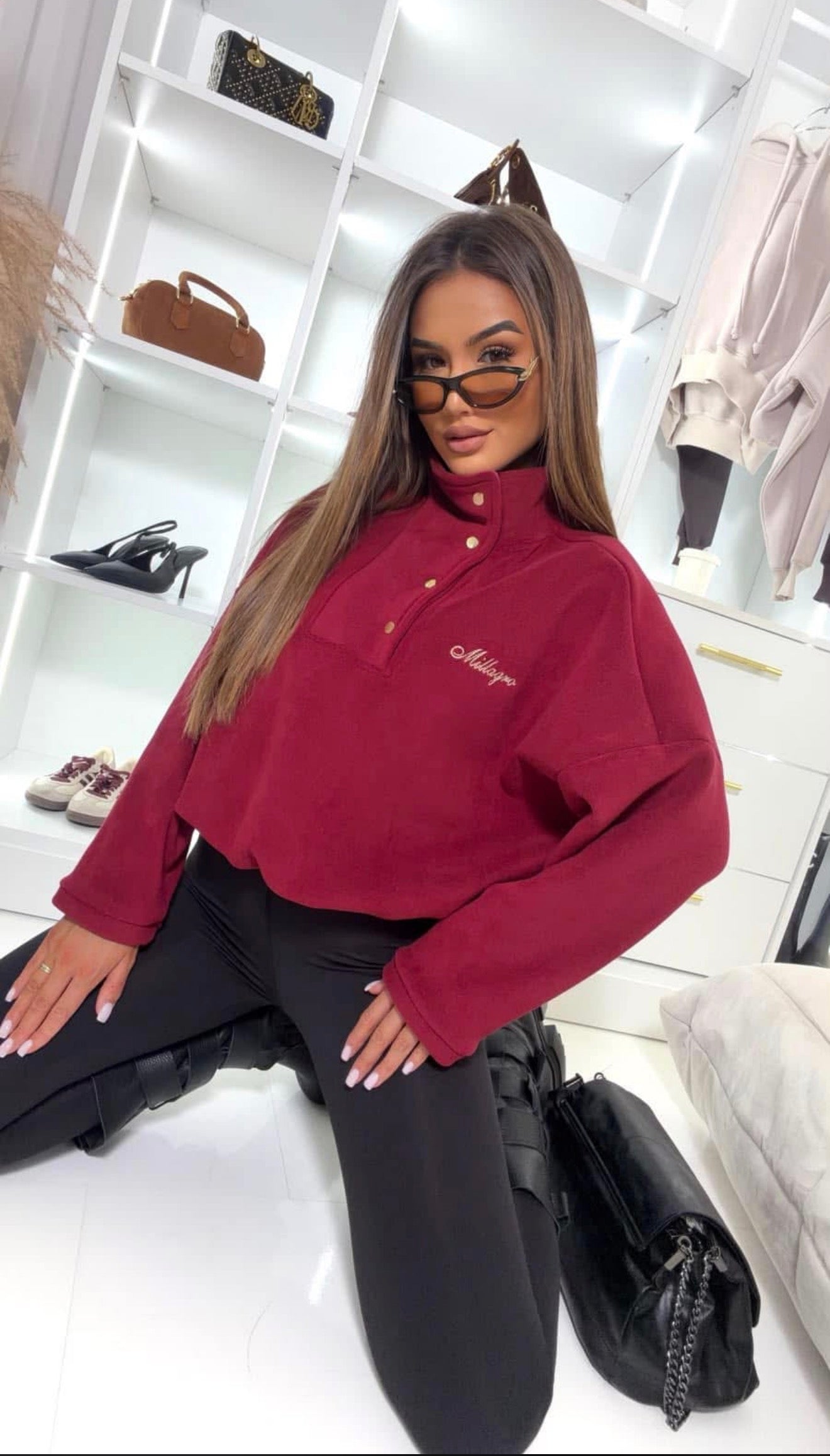 - z live pakujemy bluza bordo milagro £35 + polar bordo milagro £38 + dres milagro czekolada £52 + set czarny £50 - branzoletka £12 ,dres czarny £50
