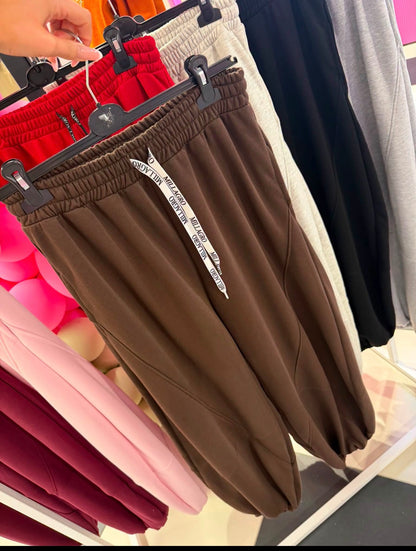 Jogery £35 ,bluza £35 ,bluzka £25