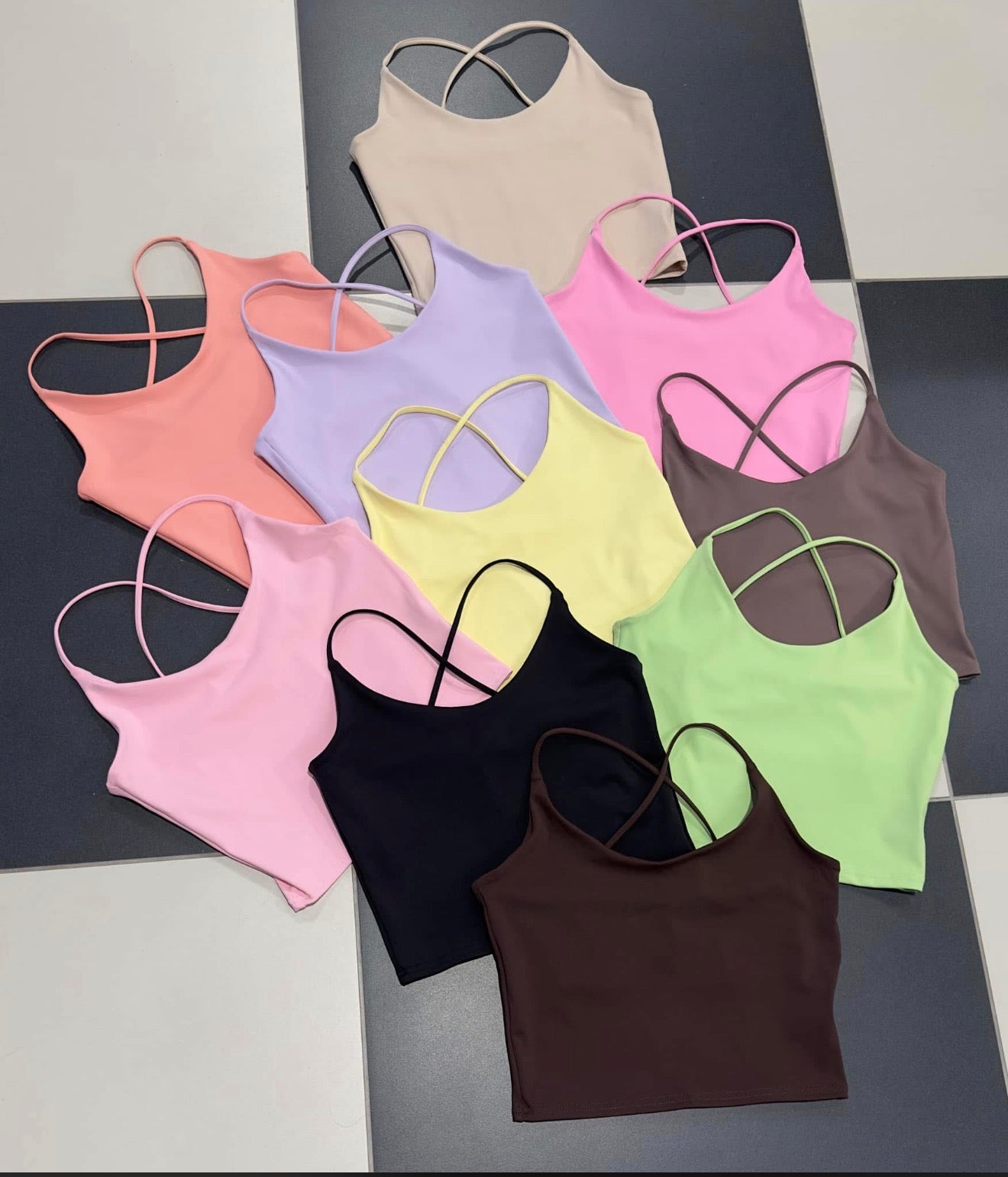 oki czyli mam bluzka rozowa Millagro £24, top  Millagro cukierk i morela £18 razem £36 ,bluzka zolta ,niebieska .czarna Millagro £24 x3 razem £72 ,spodnie Millagro morskie £35, spodnica zebra Millagro /ròź/pantera fiolet £29x 2 razem £58