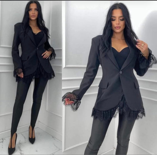 Set La Perla £37 , marynarka £30 , bluzka koronka czarna £22