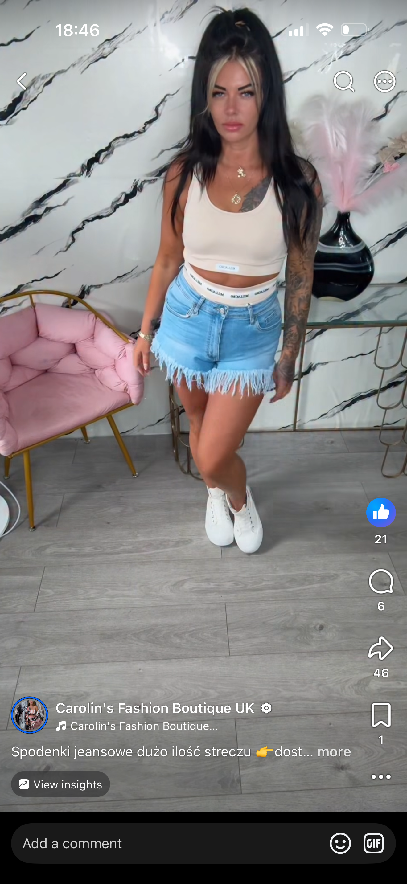 Spodenki jeans £20 , spodenki tańczące beżowe £22, top Millagro £20