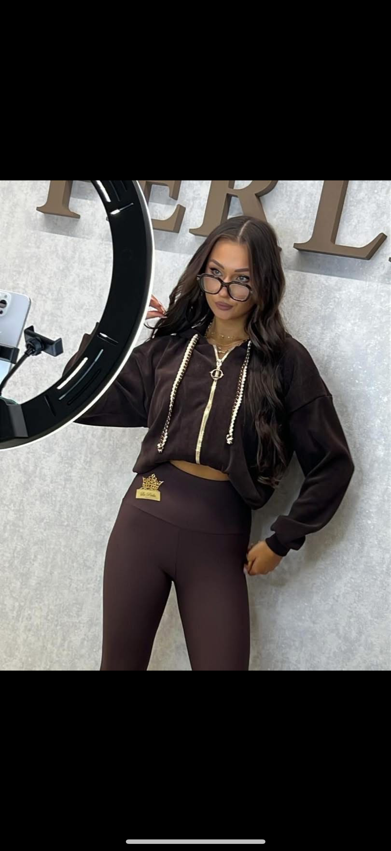 leginsy koronka £15 + top m/l £12 + bluza la perla czekolada korona £36 + komplet la perla leginsy bluza £50 + leginsy czekolada M £15 + legisny czarne M £15 + legisny milagro granat £25 + bluza la perla czarna £22 + kolczyki wkretki £7 + kolczyki duze