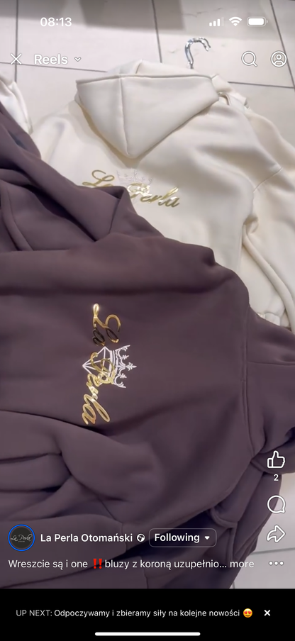 leginsy koronka £15 + top m/l £12 + bluza la perla czekolada korona £36 + komplet la perla leginsy bluza £50 + leginsy czekolada M £15 + legisny czarne M £15 + legisny milagro granat £25 + bluza la perla czarna £22 + kolczyki wkretki £7 + kolczyki duze