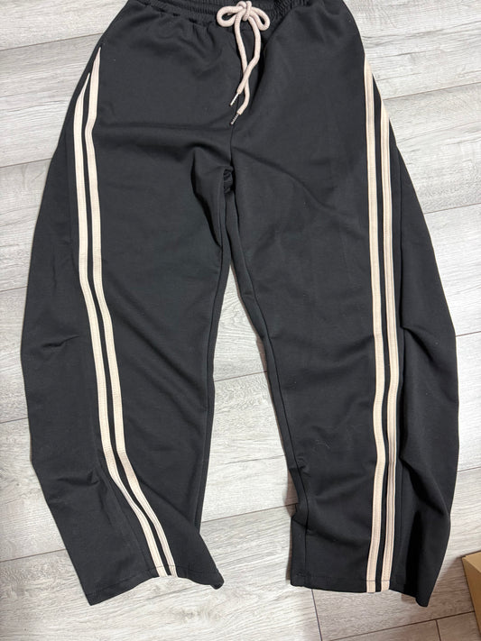 Spodnie £20 ,marynarka £50